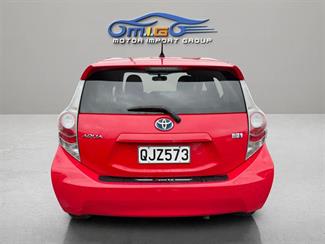 2014 Toyota Aqua - Thumbnail