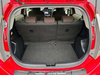 2014 Toyota Aqua - Thumbnail
