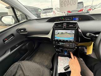 2019 Toyota Prius - Thumbnail