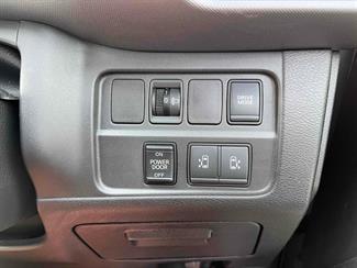2019 Nissan Serena - Thumbnail