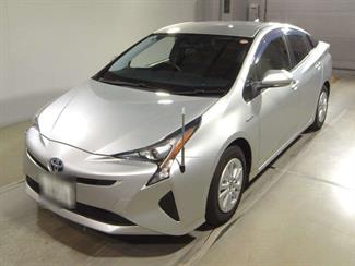 2016 Toyota Prius - Thumbnail