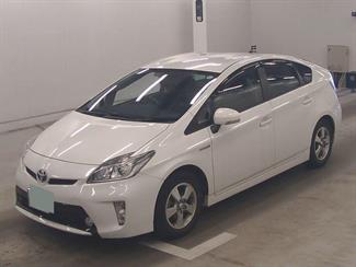 2015 Toyota Prius - Thumbnail