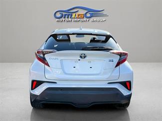 2018 Toyota C-HR - Thumbnail