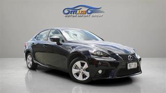 2014 Lexus IS 300H - Thumbnail