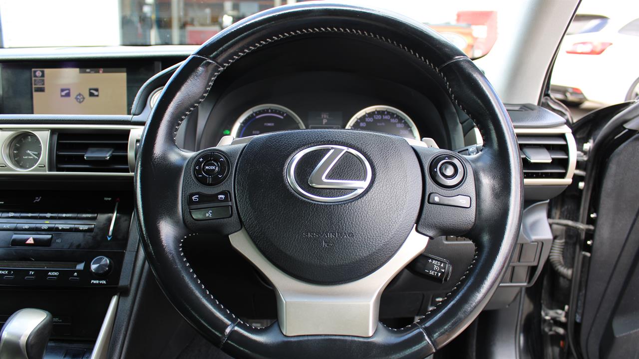 2014 Lexus IS 300H