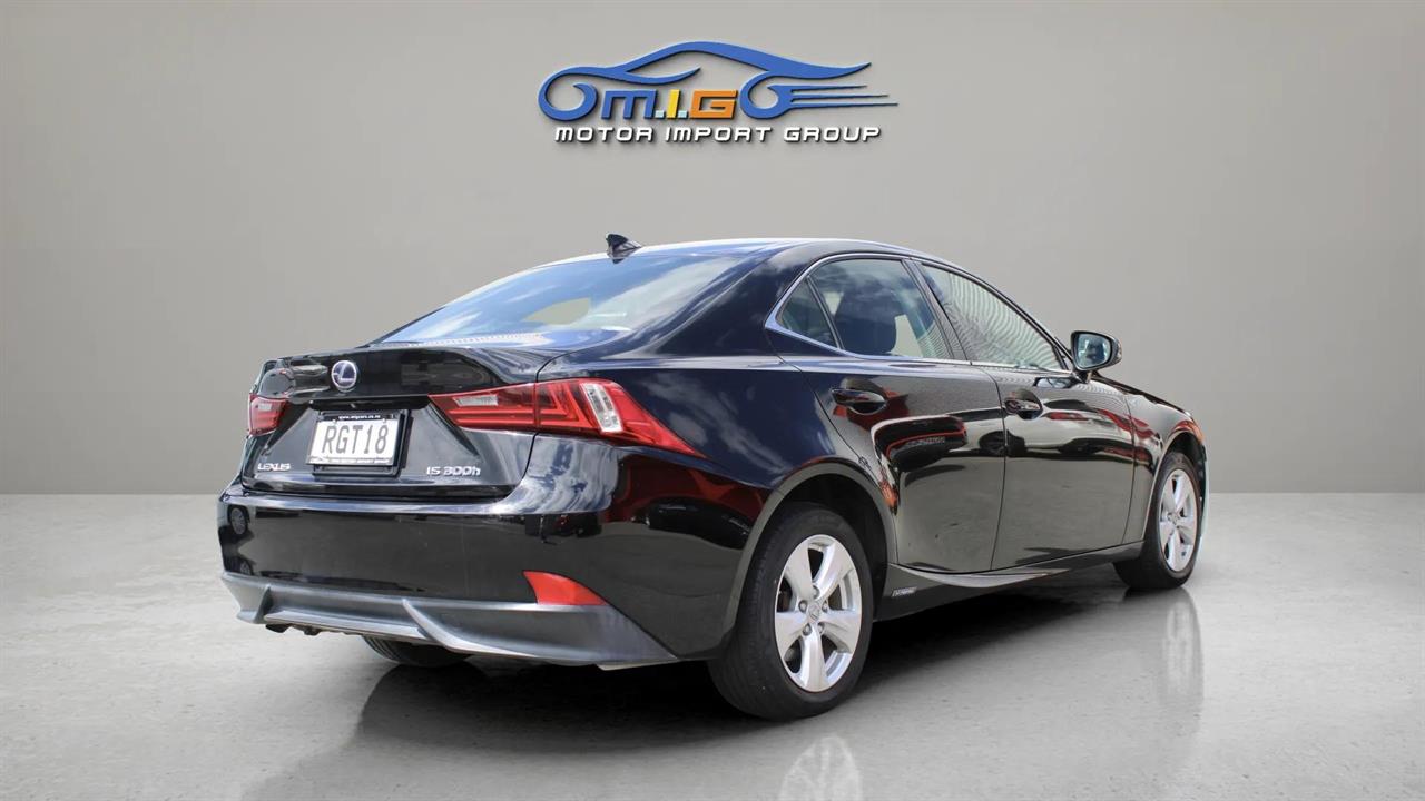 2014 Lexus IS 300H
