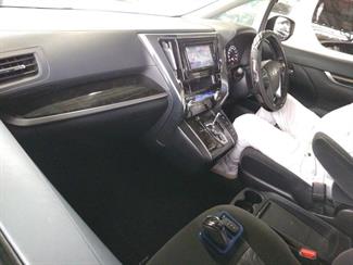 2015 Toyota Vellfire - Thumbnail