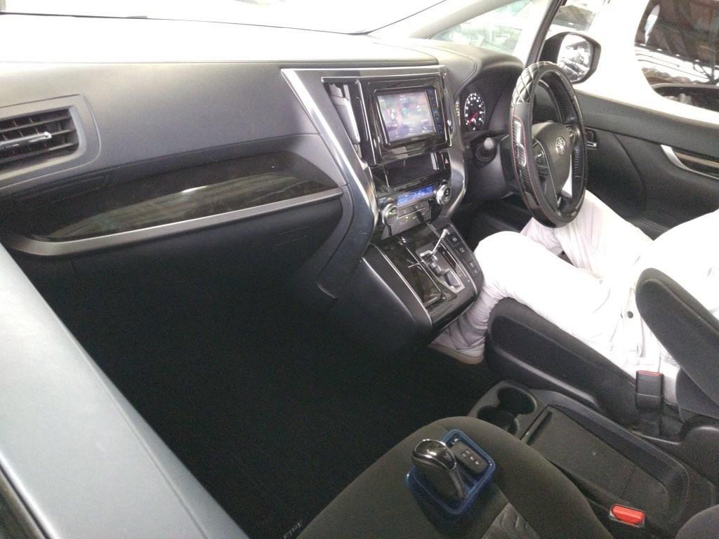 2015 Toyota Vellfire