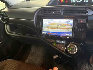 2017 Toyota Aqua - Thumbnail