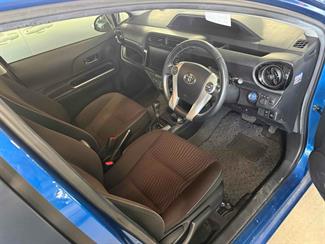 2017 Toyota Aqua - Thumbnail