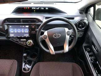 2017 Toyota Aqua - Thumbnail