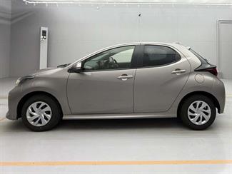 2022 Toyota YARIS - Thumbnail