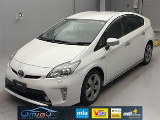 2013 Toyota Prius - Thumbnail