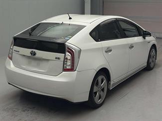 2013 Toyota Prius - Thumbnail