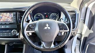 2014 Mitsubishi Outlander - Thumbnail