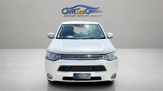 2014 Mitsubishi Outlander - Thumbnail