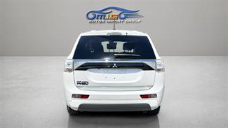 2014 Mitsubishi Outlander - Thumbnail