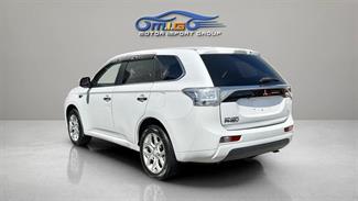 2014 Mitsubishi Outlander - Thumbnail
