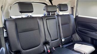 2014 Mitsubishi Outlander - Thumbnail