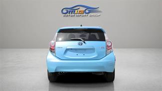 2012 Toyota Aqua - Thumbnail