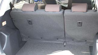 2012 Toyota Aqua - Thumbnail