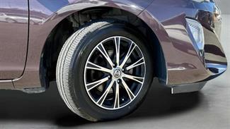 2015 Toyota Aqua - Thumbnail