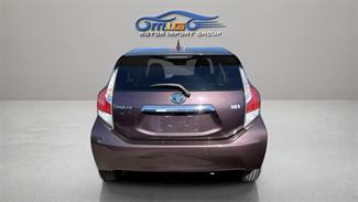 2015 Toyota Aqua - Thumbnail