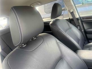 2015 Subaru Outback - Thumbnail