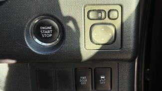 2015 Toyota SPADE - Thumbnail
