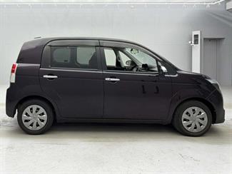 2015 Toyota SPADE - Thumbnail