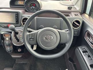 2015 Toyota SPADE - Thumbnail