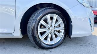 2013 Toyota Camry - Thumbnail