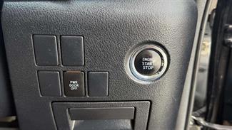 2016 Toyota Vellfire - Thumbnail