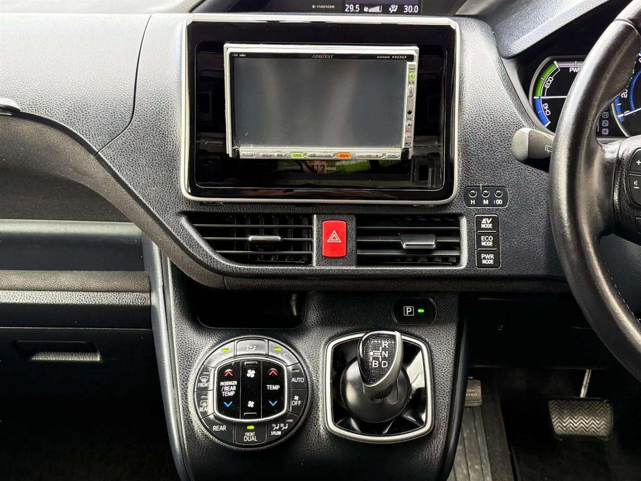 2014 Toyota Voxy