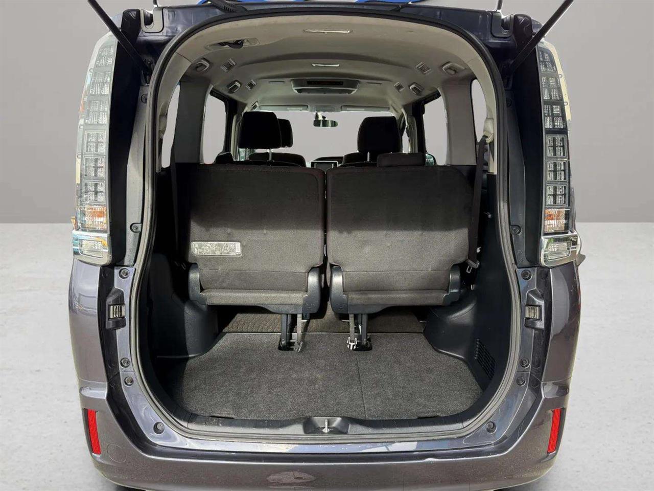 2014 Toyota Voxy