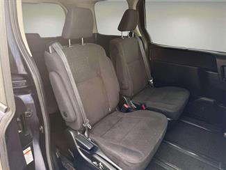 2014 Toyota Voxy - Thumbnail
