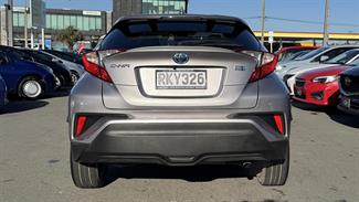 2017 Toyota C-HR - Thumbnail
