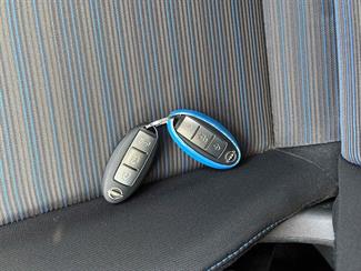 2022 Nissan Leaf - Thumbnail