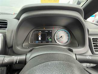 2022 Nissan Leaf - Thumbnail