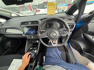2022 Nissan Leaf - Thumbnail