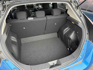 2022 Nissan Leaf - Thumbnail