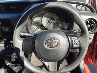 2017 Toyota Vitz - Thumbnail