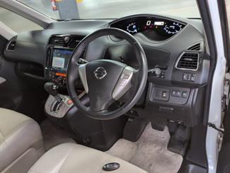 2014 Nissan Serena - Thumbnail