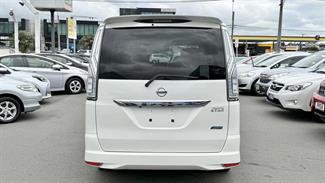 2014 Nissan Serena - Thumbnail