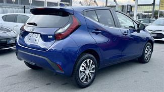 2022 Toyota Aqua - Thumbnail