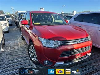 2015 Mitsubishi Outlander - Thumbnail