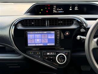 2018 Toyota Aqua - Thumbnail