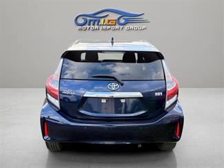2018 Toyota Aqua - Thumbnail