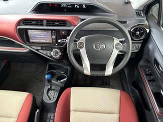 2016 Toyota Aqua - Thumbnail