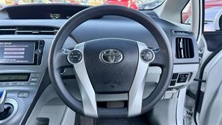 2014 Toyota Prius - Thumbnail